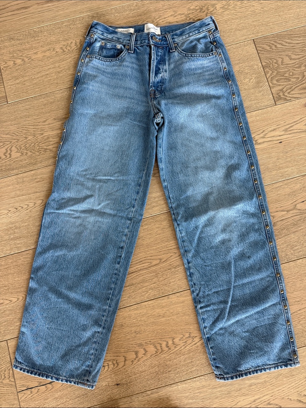 Mid Rise 90’s Baggy Jean size 2 Universal Thread